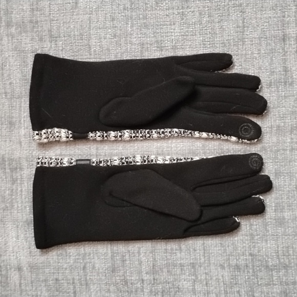 Grey / Black Gloves - Picture 3 of 4